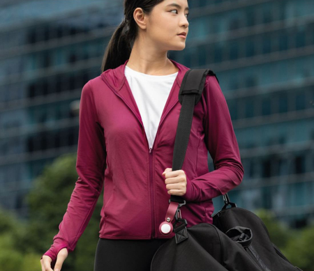 Чехол для Apple AirTag UNIQ Lino Liquid silicone (AIRTAG-VENMRN) Красный